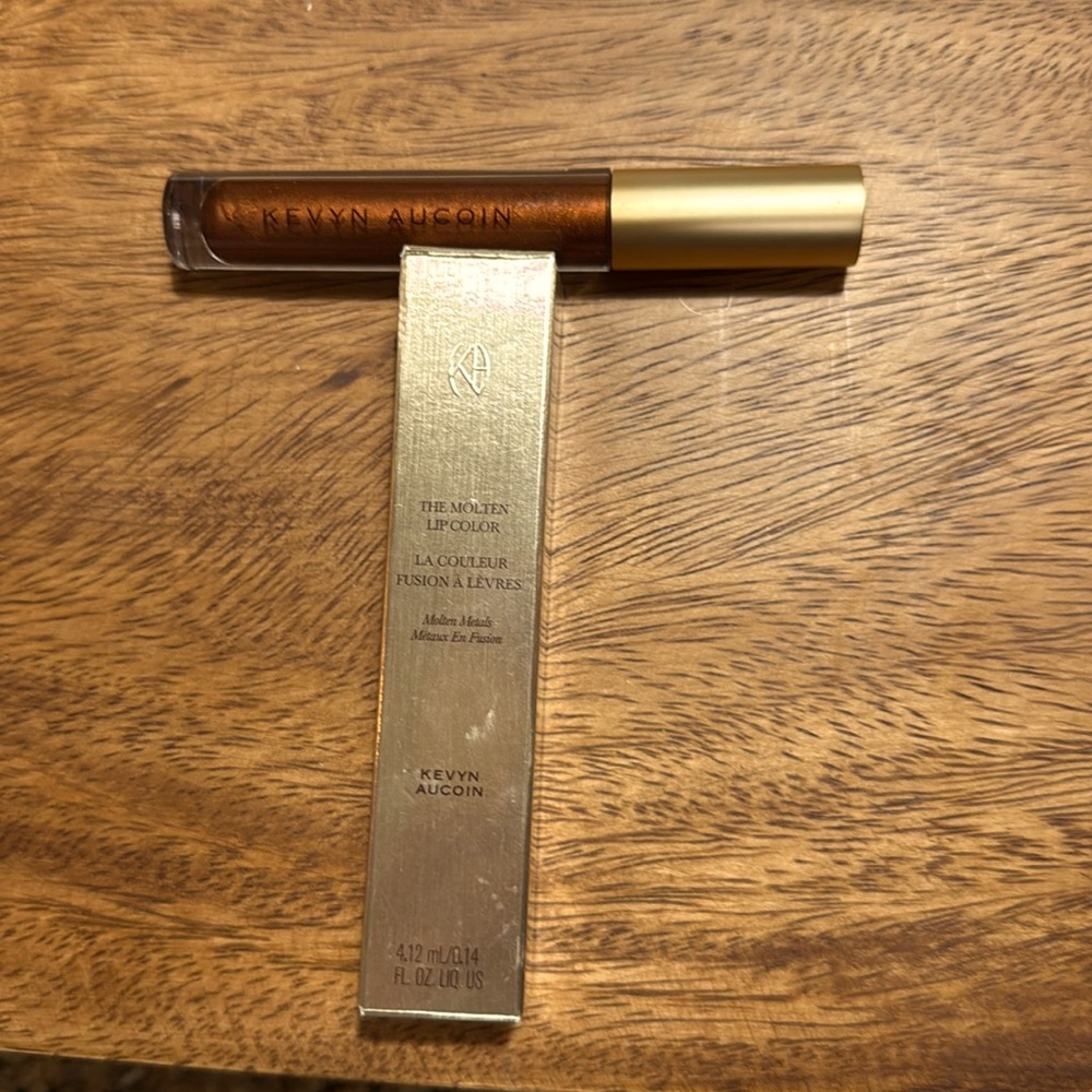 Brand new Molten Lip Color in the stunning shade "BRONZE" by Kevyn Aucoin